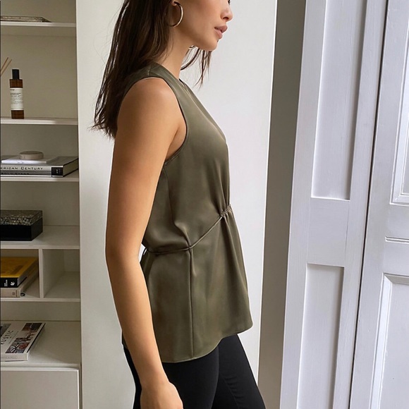 Aritzia Babaton Floreia Blouse - Picture 3 of 10